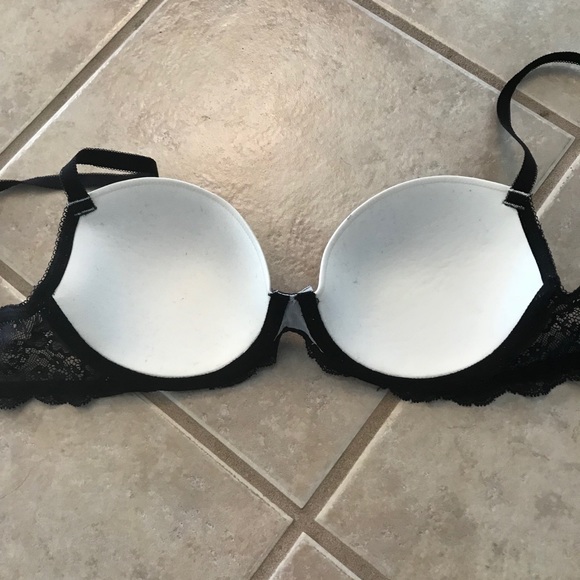 Victoria’s Secret Bra - Picture 3 of 4